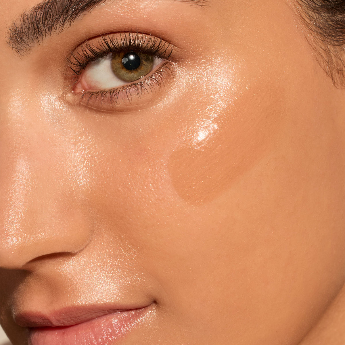 jane iredale - Glow Fixation SPF 30 Sheer Tint Skin Enhancer - Light to Light Medium