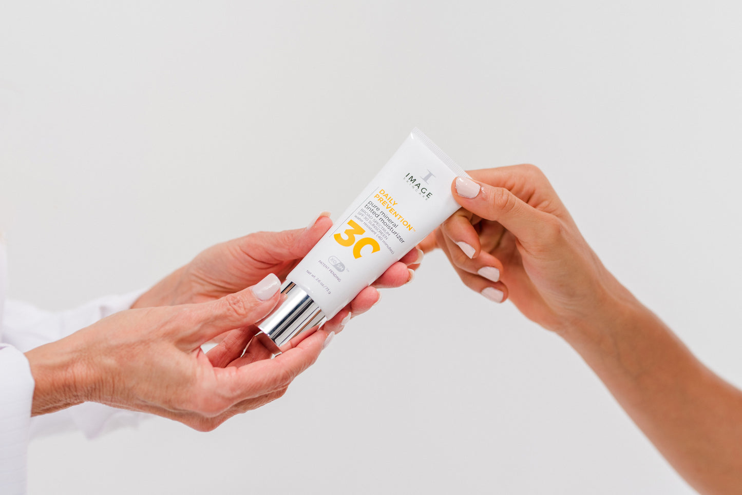 DAILY PREVENTION PURE MINERAL TINTED MOISTURIZER SPF 30